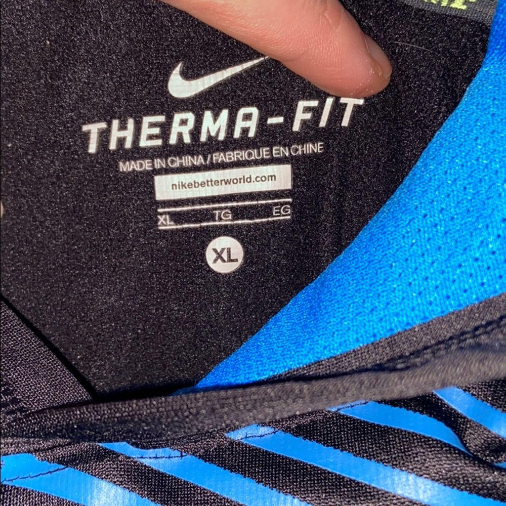 Nike - Picture 2 of 3